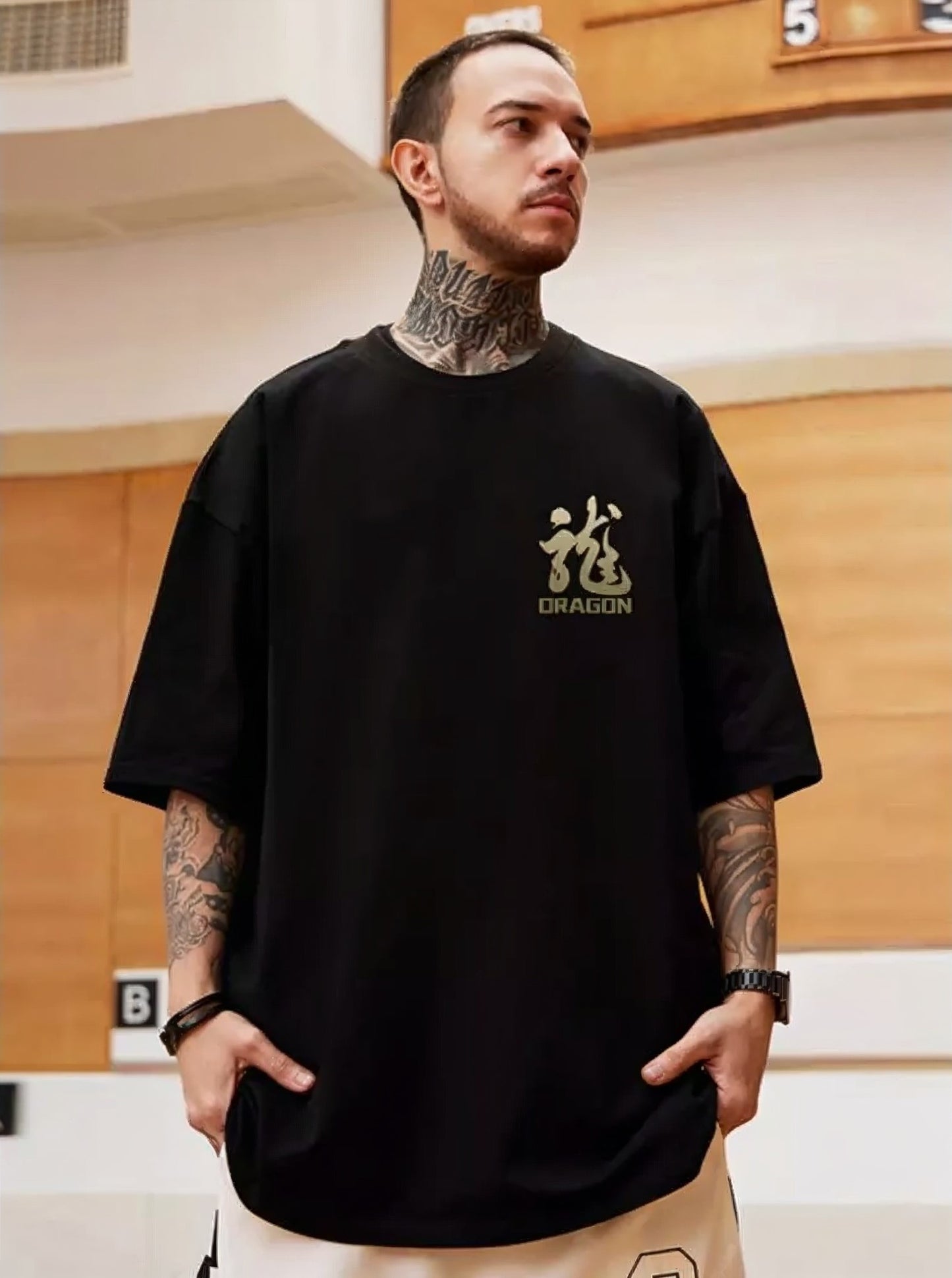 Sidecoat Camiseta Oversize Dragão Rosa Chinês – Anime, Estilo e Qualidade