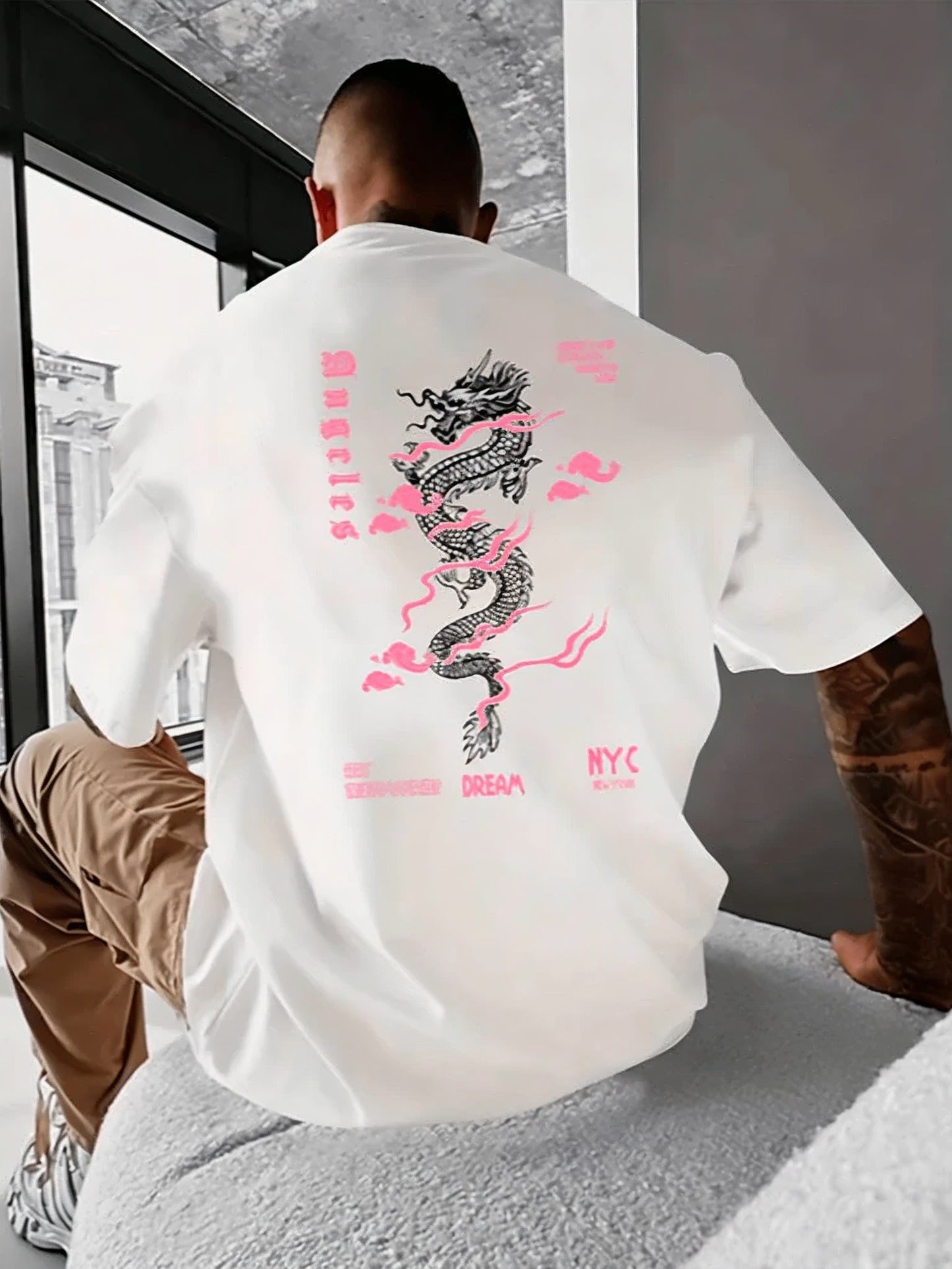 Sidecoat Camiseta Oversize Dragão Rosa Chinês – Anime, Estilo e Qualidade